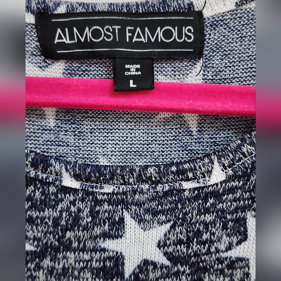 Almost Famous Blue Star Sweater Large - Picture 2 of 3